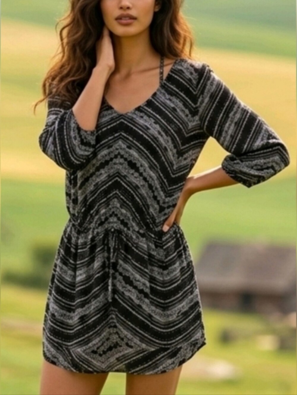 Maurices Black Patterned V‑Neck Blouse Size Small Great Condition - Picture 6 of 16